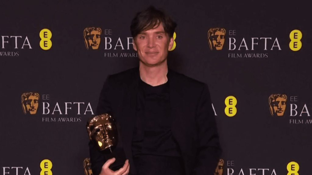 Cinéma : "Oppenheimer" rafle tout aux Bafta
"Oppenheimer", de Christopher Nolan, a raflé sept prix aux Bafta, dont celui du meilleur film. "Anatomie d’une chute" a reçu le Bafta du meilleur scénario original.