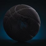 Basket : un ballon indégonflable arrive sur le marché
La marque Wilson, partenaire de la NBA, a mis au point un ballon sans air qui rebondit comme un ballon normal sauf qu'il n'y a plus besoin de le gonfler.