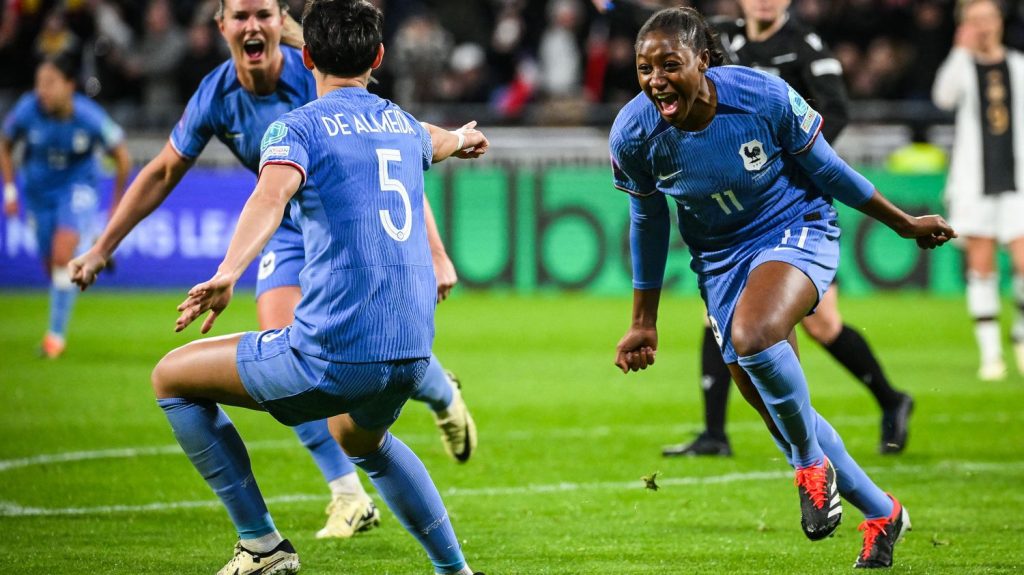 Ligue des nations : solides, les Bleues résistent à l'Allemagne et disputeront la première finale de leur histoire
Grâce à son succès de prestige contre sa bête noire vendredi en demi-finales, l'équipe de France aura l'occasion de décrocher le premier titre de son histoire dans cinq jours.