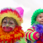 Nord : au carnaval de Bailleul, la fête de 7 à 77 ans
Direction le Nord, pour le carnaval de Bailleul, un concentré de traditions et de fêtes où personne n'est oublié, des plus petits aux aînés. Chacun se prête au jeu pour profiter pleinement de l’évènement, que personne ne veut manquer.