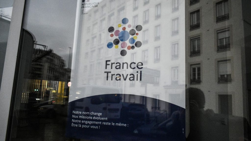 Le taux de chômage en France reste stable à 7,5% au quatrième trimestre 2023
La France (hors Mayotte) comptait 2,3 millions de chômeurs fin 2023, soit une hausse de 29 000 personnes par rapport au trimestre précédent.