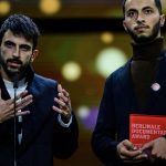 Le cinéaste israélien récompensé à Berlin pour un documentaire coréalisé avec un Palestinien reçoit des menaces dans son pays
Les déclarations des réalisateurs de "No Other Land" à la Berlinale, dénonçant la politique d'Israël envers les Palestiniens, ont suscité la polémique. Le discours de Yuval Abraham est ainsi qualifié d'antisémite.