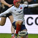 Six nations 2024 : Louis Bielle-Biarrey forfait pour France-Italie, Matthis Lebel rappelé et titulaire
L'ailier des Bleus, blessé, a été contraint de déclarer forfait pour le match contre l'Italie, dimanche à Lille.
