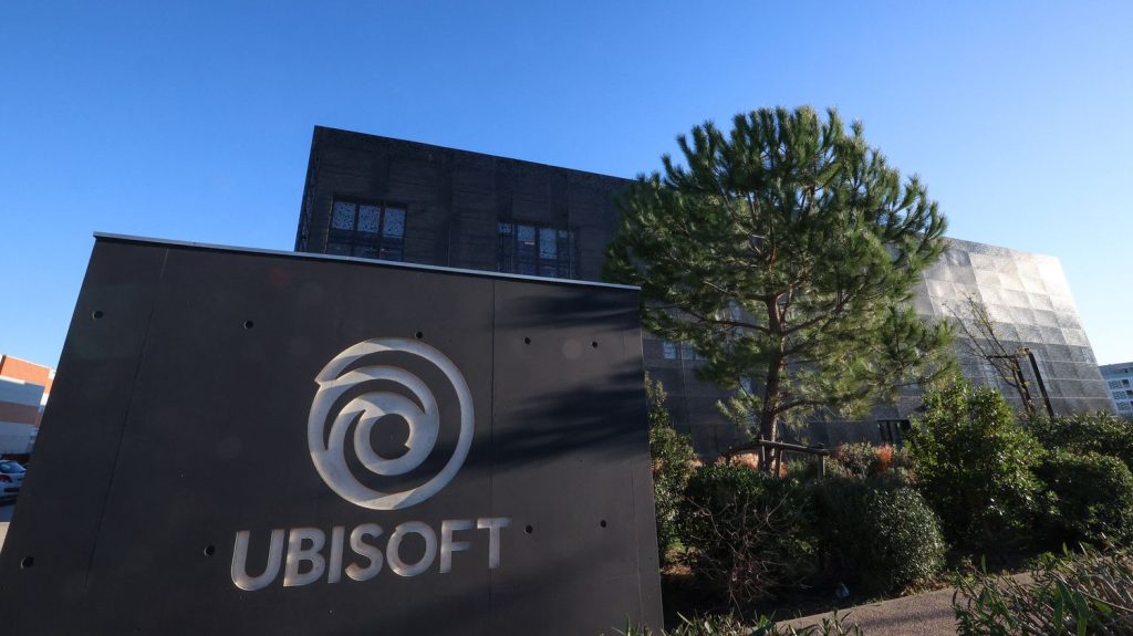 Jeux vidéo : les employés d'Ubisoft appelés à faire grève pour réclamer une hausse de salaires
Malgré un chiffre d'affaires en hausse, les augmentations de salaires proposées par la direction depuis deux ans sont "largement en-dessous de l'inflation", dénoncent les syndicats sur France Culture.
