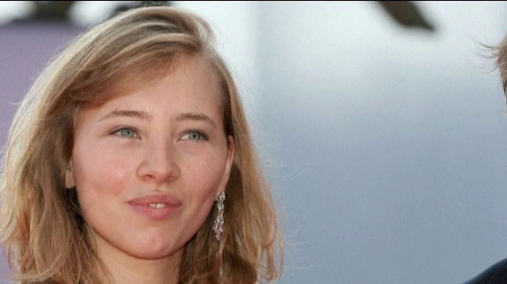 Cinéma : Isild Le Besco dénonce des violences de Benoît Jacquot et Jacques Doillon
À la veille de la cérémonie des César, Isild Le Besco rejoint les propos de Judith Godrèche, et pourrait porter plainte contre les cinéastes Benoît Jacquot et Jacques Doillon.