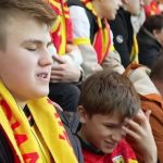 Football : à Lens, de l’ambiance même pour les malentendants !
Le Racing Club de Lens a mis en place un système d’audiodescription pour les malvoyants et les non-voyants. Ce n’est pas une première en France.