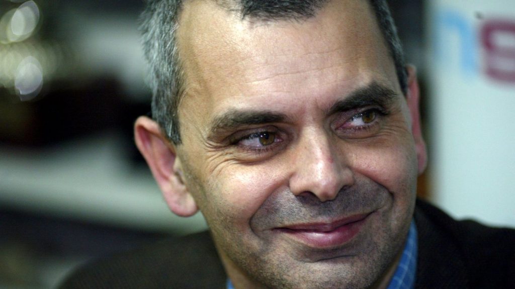 Ligue 1 : l'OM "est sur la corde raide", estime Christophe Bouchet, ancien président du club
L'ancien président de l'Olympique de Marseille, Christophe Bouchet, déplore l'absence de stratégie de club et salue l'arrivée annoncée de Jean-Louis Gasset au poste d'entraîneur.