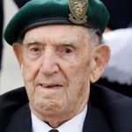 Le nom et l'image de l'ancien combattant du commando Kieffer Léon Gautier désormais protégés
Sa famille souhaite éviter toute utilisation commerciale "indécente". En décembre dernier, "deux fausses biographies" avaient été mises en vente et les sollicitations se multiplient à l'approche des commémorations du 80ᵉ anniversaire du Débarquement.