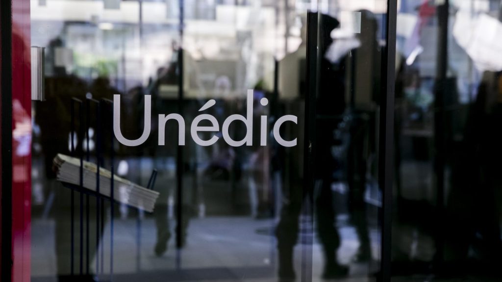 Assurance-chômage : des résultats financiers nettement moins bons que prévus en 2024
L’Unédic, l’organisme qui gère l’assurance-chômage, a révisé à la baisse sa prévision d'excédent, ce qui risque d’inciter le gouvernement à réformer le régime pour réaliser des économies supplémentaires.