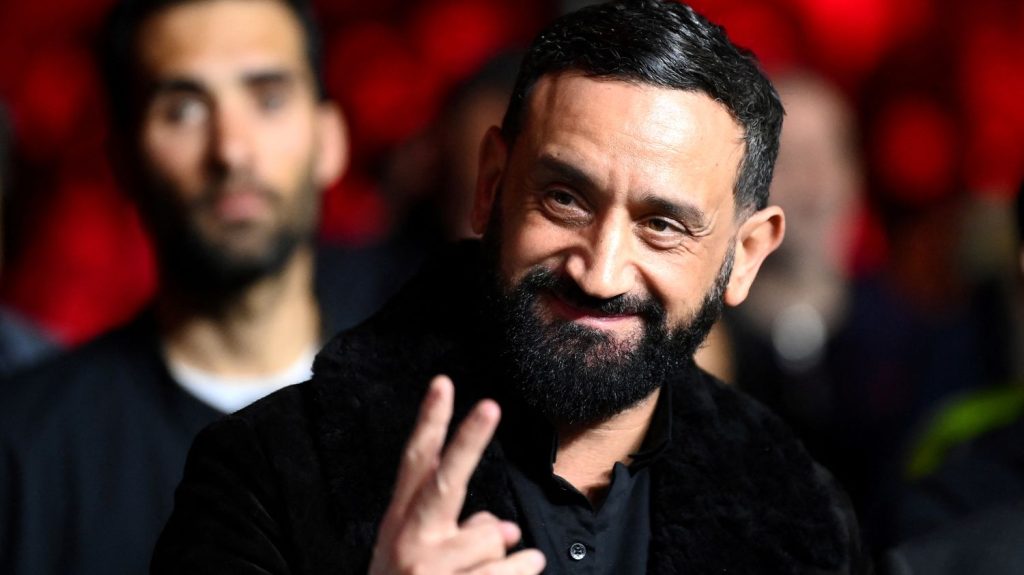 Les "débordements" de Cyril Hanouna, c'est "un risque que nous prenons", affirme le patron du groupe Canal+
Maxime Saada était auditionné par la commission d'enquête parlementaire dans le cadre de l'attribution des fréquences TNT. "Quand on est sanctionnés, on se conforme à la sanction", a également estimé le dirigeant de la chaîne.