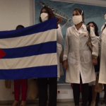 Crise de l’hôpital : des soignants cubains à la rescousse à Guingamp ?
La pénurie de médecins est, par endroits, considérable en France, notamment à l’hôpital de Guingamp, dans les Côtes-d'Armor. L'hôpital réfléchit à faire appel à des médecins cubains, mais seul un décret du gouvernement français pourra l'y autoriser.