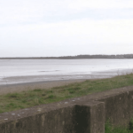 Calvados : à Ouistreham, les terrains municipaux en bord de mer s'arrachent
La ville de Ouistreham, en Normandie, propose des terrains en bord de mer pour y construire des maisons à petit prix. Au total, 13 terrains sont à vendre.