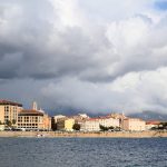 Reportage
Autonomie de la Corse : les habitants d’Ajaccio sont plutôt dubitatifs sur la portée de l'accord et "attendent de voir"
Un accord a été trouvé dans la nuit de lundi à mardi entre le gouvernement et les élus corses sur un projet d'"écriture constitutionnelle" prévoyant la reconnaissance d'un statut d'autonomie de l'île "au sein de la République".
