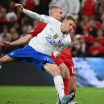Equipe de France olympique : "Représenter la France, c'est ce qu'il y a de plus beau", confie Adrien Truffert
Le défenseur du Stade Rennais a été appelé par Thierry Henry pour les deux matchs amicaux face à la Côte d’Ivoire et contre les Etats-Unis, les 22 et 25 mars. Entretien.