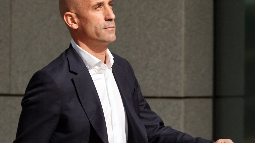 Affaire Luis Rubiales : les dessous de la révolte des joueuses après le baiser forcé à Jennifer Hermoso racontés par la présidente du syndicat Futpro
Amanda Gutierrez, présidente du syndicat qui défend les joueuses en Espagne, était au côté de Jennifer Hermoso lors de l’affaire qui a secoué le football espagnol à l'été 2023.