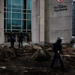 Manifestation des agriculteurs à Bordeaux : le préfet de Gironde condamne "avec la plus grande fermeté" des "actes de vandalisme"
Selon préfecture, un CRS a notamment blessé "et des dégradations ont été commises" lors d'une manifestation lundi d'agriculteurs devant l'Hôtel de région à Bordeaux.