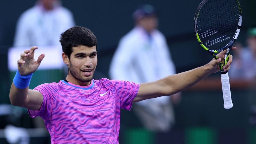 Indian Wells : Carlos Alcaraz fait chuter Jannik Sinner pour la première fois en 2024 et retrouvera Daniil Medvedev en finale
L'Espagnol s'est imposé en trois sets, samedi, et défendra son titre dans un remake de la finale 2023 du Masters 1000 californien.