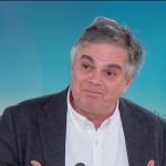 Littérature : pour Alexandre Jardin, auteur de "Faire lire pour les nuls", la lecture est "un grand médicament"
L'écrivain Alexandre Jardin est l'invité du 12/13 info, mardi 12 mars, à l'occasion du quart d'heure de lecture national. Une initiative qu'il soutient en tant que fervent partisan des bienfaits de la lecture.