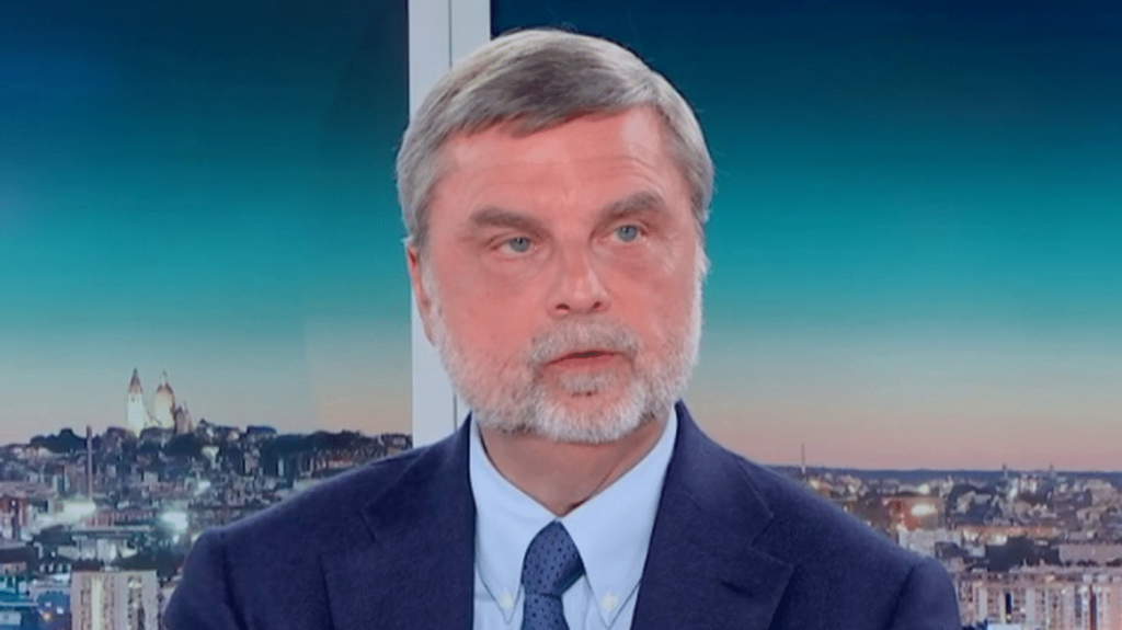Menace d'attentat contre des lycées franciliens : "On est, à mon avis, assez loin d'une menace terroriste", selon un ancien directeur de la police judiciaire de Paris
Invités du 19/20 info, jeudi 21 mars, Dieynaba Diop, enseignante et porte-parole du Parti socialiste, et Christian Flaesch, ancien directeur de la police judiciaire de Paris, reviennent sur les menaces d'attentat qui ont visé des établissements scolaires franciliens.
