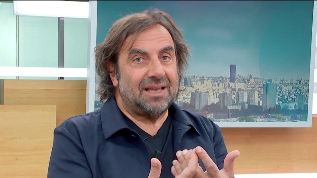 Culture : l'auteur-compositeur André Manoukian décompose la musique dans un livre
Dans son livre "Les pouvoirs extraordinaires de la musique", qu'il présente le 22 mars dans le 12/13 info, André Manoukian passe du piano à la plume pour tenter de décrypter les mécanismes de la musique, une passion dont il a fait son métier.