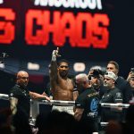 Boxe : Anthony Joshua met KO Francis Ngannou dès le deuxième round
Le poids lourd Anthony Joshua n'a eu besoin que de deux rounds pour mettre KO la star du MMA Francis Ngannou, samedi.
