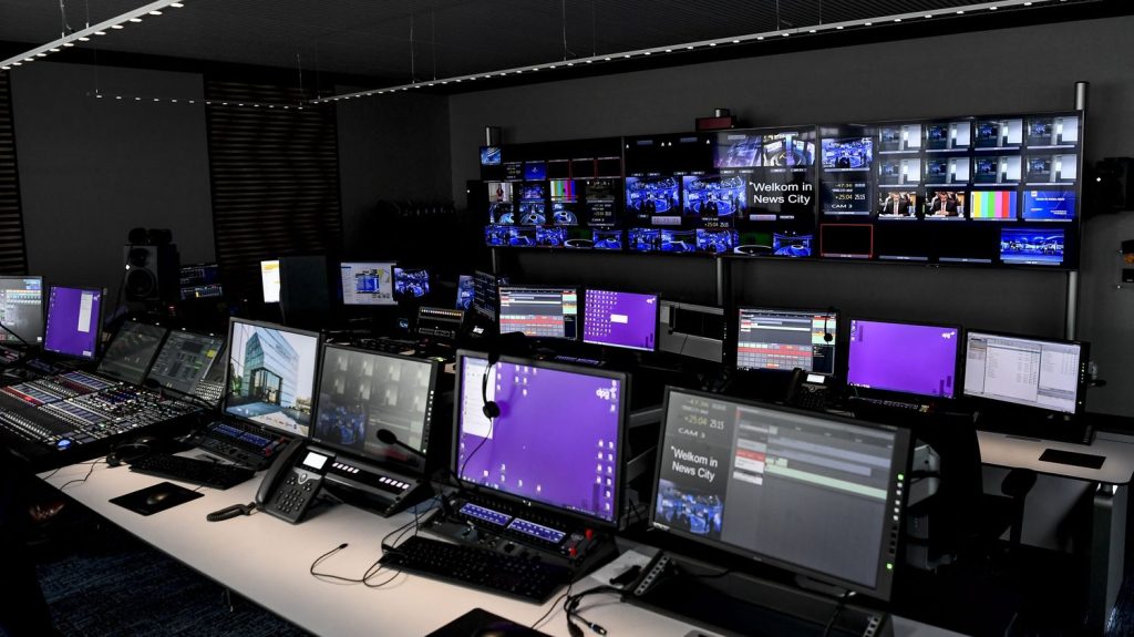 Médias : les femmes sont plus représentées mais toujours moins que les hommes, selon l'Arcom
L'Autorité de régulation de la communication audiovisuelle et numérique (Arcom) a publié, mardi, son rapport annuel sur la représentation des femmes à la télévision et à la radio.