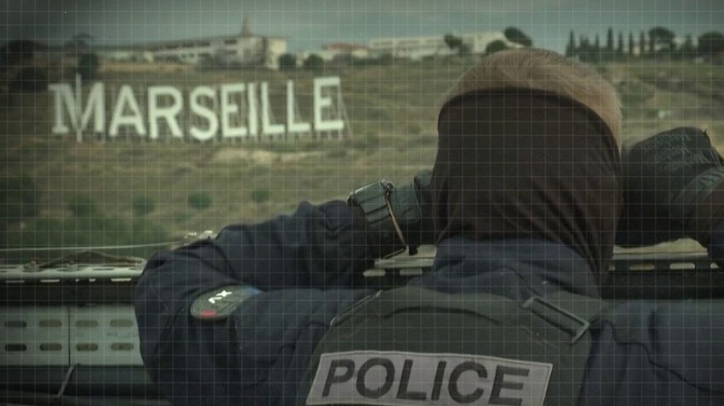 Trafic de drogue à Marseille : un coup de filet qui pourrait mettre fin à la guerre des gangs
L'arrestation de Félix Bingui, chef présumé du Clan Yoda, l'un des plus gros gangs du trafic de drogue de Marseille, est un exemple de la prise massive des enquêteurs.