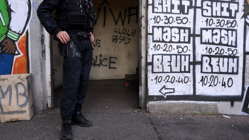 Narcotrafic à Marseille : l'arrestation de Félix Bingui, "un coup dur" pour le clan Yoda
Félix Bingui, le chef d'un des plus puissants gangs de Marseille, a été arrêté au Maroc vendredi.