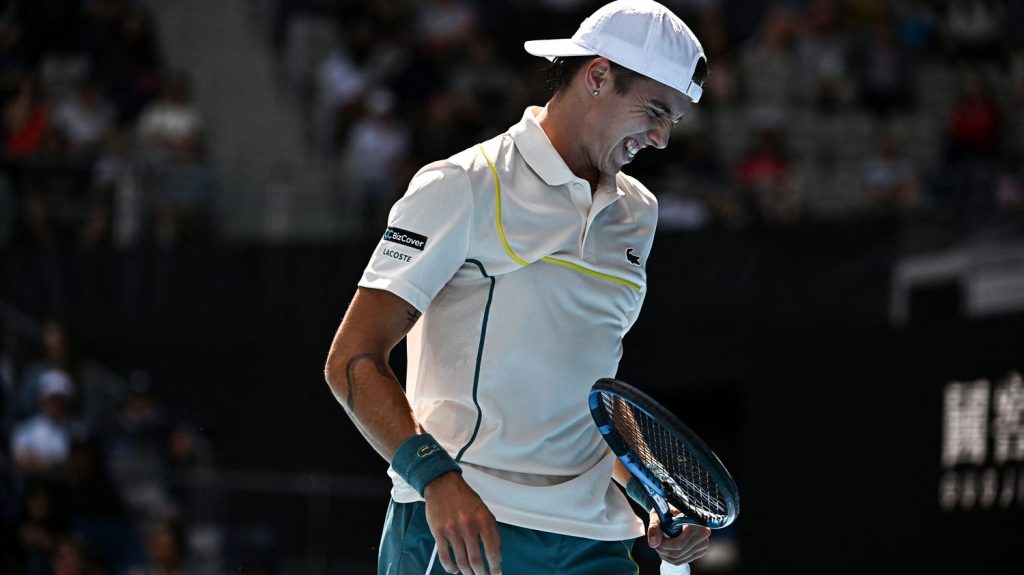 Masters 1000 de Miami : victime d'un malaise lundi, Arthur Cazaux est sorti de l'hôpital
Le Français a été victime d'un malaise, lundi, lors des qualifications du tournoi Masters 1000 de Miami, alors qu'il affrontait son compatriote Harold Mayot.