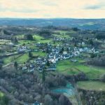 Corrèze : ces artisans, commerçants et agriculteurs qui font vivre le département
Mercredi 20 mars, le 13 Heures continue de suivre une femme à la tête d'une agence matrimoniale, le sauveur d'une cordonnerie traditionnelle et une professeure des écoles en Corrèze.