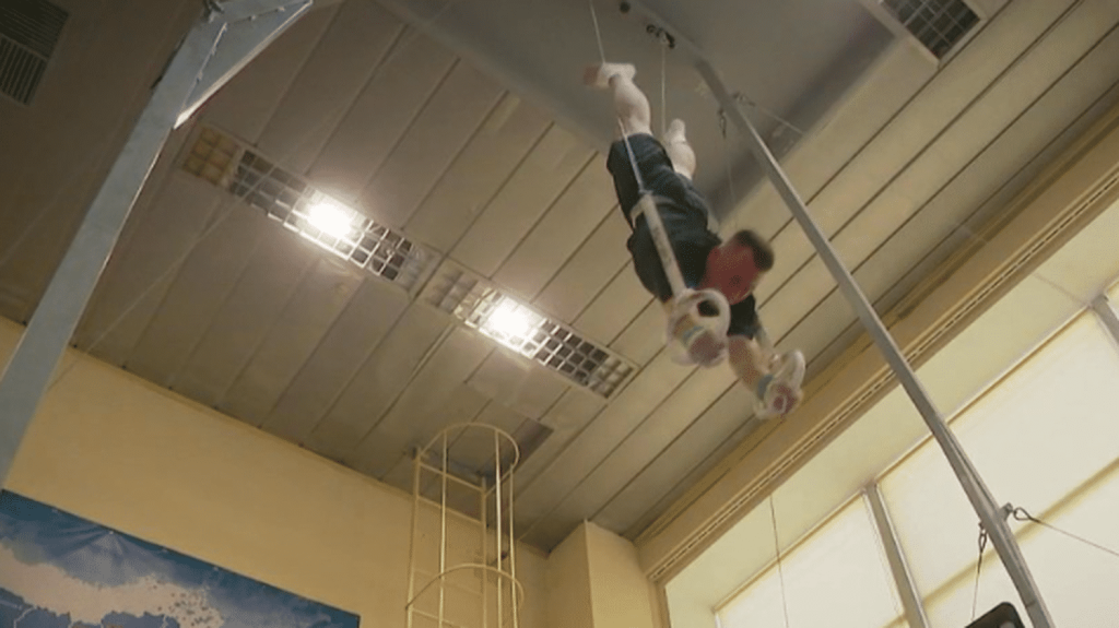 Vidéo
Paris 2024 : ces athlètes ukrainiens qui s’entraînent en pleine guerre avec la Russie
Les athlètes ukrainiens seront présents aux Jeux olympiques. Même s'il est difficile pour eux de se préparer en pleine guerre, ils s'entraînent et s'accrochent.