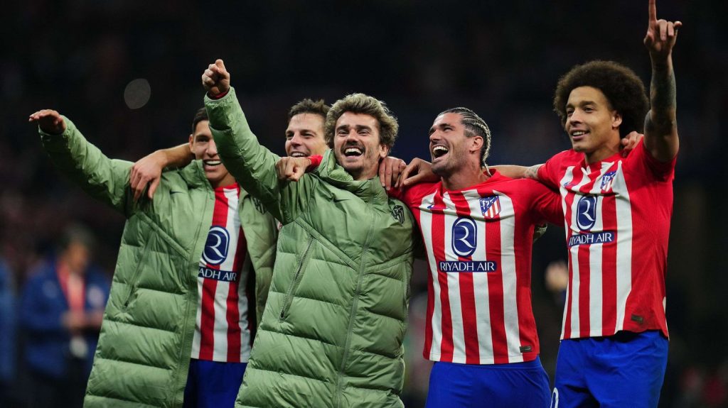 Ligue des champions : l'Atlético de Madrid renverse l'Inter aux tirs au but et file en quarts, Dortmund passe aussi
L'Atlético de Madrid, obligé de gagner face à l'Inter, a dû attendre la séance de tirs au but pour se qualifier et rejoindre Dortmund, vainqueur du PSV Eindhoven, en quarts de finale de Ligue des champions.
