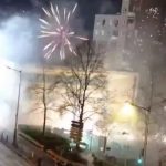 Seine-Saint-Denis : le commissariat de La Courneuve pris pour cible par des tirs de mortiers
Le commissariat de la Courneuve, en Seine-Saint-Denis, a subi une attaque spectaculaire au mortier d'artifice et au cocktail Molotov dans la soirée du dimanche 17 mars. Neuf personnes ont été interpellées et un important dispositif de sécurité a été déployé.