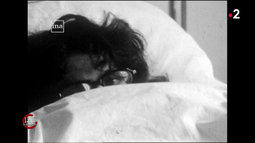 Vidéo
Voici ce que les femmes devaient subir avant le vote en 1975 de la loi Veil sur l'interruption volontaire de grossesse
La loi dépénalisant l’avortement, portée par Simone Veil, a permis aux femmes de pouvoir interrompre une grossesse non désirée, sans risquer leur vie ou aller dans un pays étranger où il était autorisé… Extrait du magazine "13h15 le dimanche" du 1er juillet.