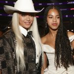 "Tout ce qu'elle touche, elle le transforme" : l'incursion inattendue et symbolique de Beyoncé dans la country avec "Cowboy Carter", son nouvel album
La chanteuse, davantage associée au R&B et à la pop, embrasse ce style musical très populaire aux Etats-Unis, mais plus méconnu dans le reste du monde, après une première incursion qui avait entraîné des réactions parfois hostiles et racistes.