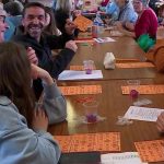 Aube : des habitants tentent de sauver leur unique boulangerie avec un loto géant
Pour sauver leur seule et unique boulangerie-pâtisserie, les habitants de Bouilly, un petit village de l'Aube, se sont mobilisés autour d'un loto géant, dimanche 24 mars. Une initiative de la mairie.