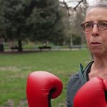 Santé : des retraités se mettent à la boxe pour garder la forme
C'est l'un des sports à la mode du moment qui gagne désormais les retraités. La boxe permet de garder la forme, peu importe l’âge des pratiquants.