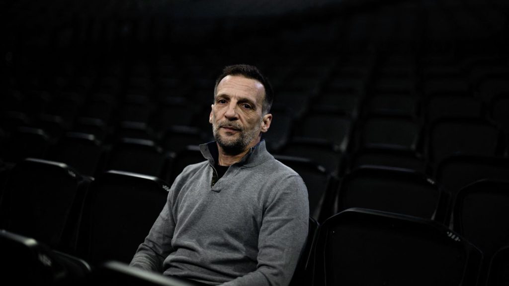 "Je vais te péter toutes tes dents" : on vous explique pourquoi Mathieu Kassovitz a la haine envers Saïd Taghmaoui
Depuis une semaine, le réalisateur s'en prend sur les réseaux sociaux et dans les médias à l'un des acteurs principaux de son film culte, "La Haine". Au point de le défier sur un ring, car la brouille entre les deux hommes ne date pas d'hier.