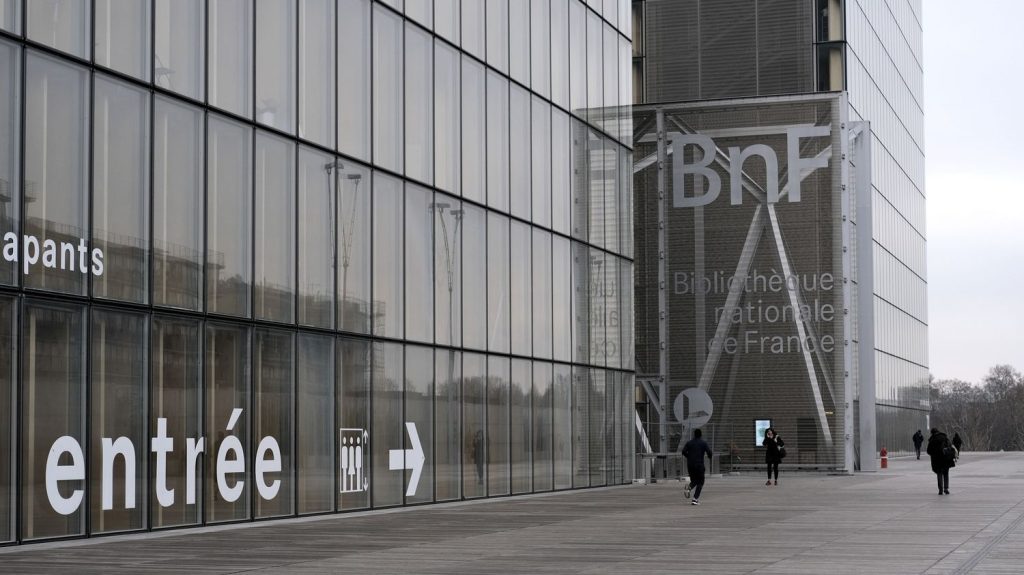 Future Bibliothèque nationale de France à Amiens : le budget du site avoisine 100 millions d'euros
La Bibliothèque nationale de France a annoncé son budget prévisionnel pour son futur site d'Amiens. Le projet qui "s'est démarqué par une très grande qualité architecturale", doit ouvrir "fin 2029".