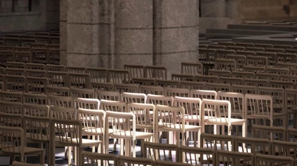Notre-Dame : des chaises haut-de-gamme pour la nef
Une entreprise landaise se charge de la conception de 1 500 chaises pour remplir la nef de Notre-Dame. La menuiserie familiale produira des chaises haut-de-gamme et uniques en leur genre.