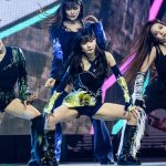 "Une idole est censée être disponible" : les artistes de K-pop face à l'injonction du célibat, de l'innocence et de la chasteté
La chanteuse et danseuse sud-coréenne Karina, star du groupe de K-pop Asepa, est accusée de "trahison" par ses fans pour avoir noué une relation amoureuse. Un comportement perçu comme un véritable affront.