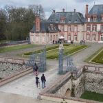 Patrimoine : à la découverte du château de conte de fées de Breteuil
Le château de Breteuil, dans les Yvelines, regorge d'histoire et de contes de fée. Il est mis à l'honneur dans la rubrique "Les chemins de traverse" du 13 Heures du dimanche 31 mars.