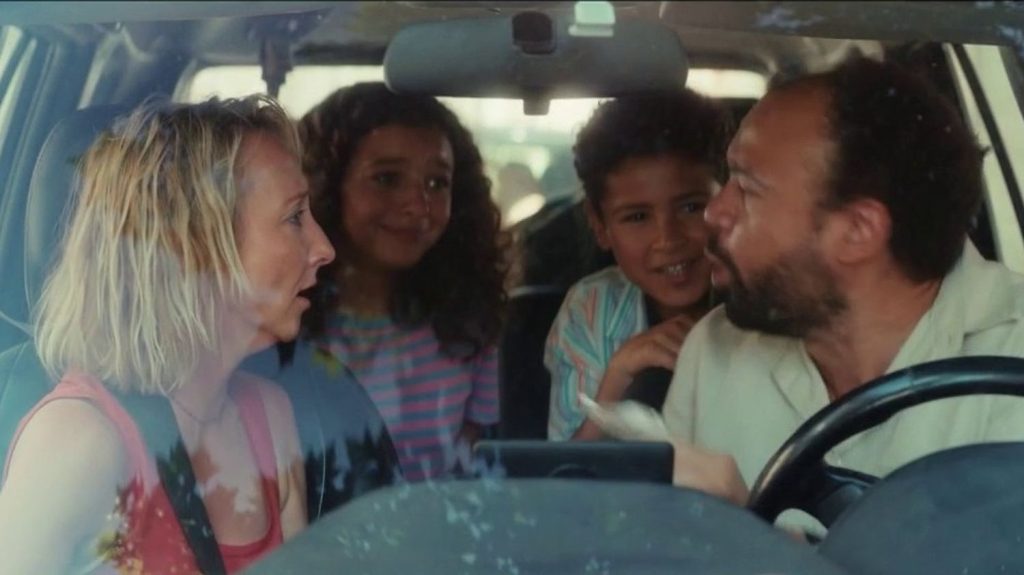 Cinéma : dans la comédie "Heureux gagnants", gagner à la loterie se transforme en cauchemar
Dans "Heureux gagnants", en salles mercredi 13 mars, Audrey Lamy, Fabrice Éboué ou encore Anouk Grinberg déchantent après avoir remporté le gros lot. Un film chorale sur l'envers du ticket gagnant.