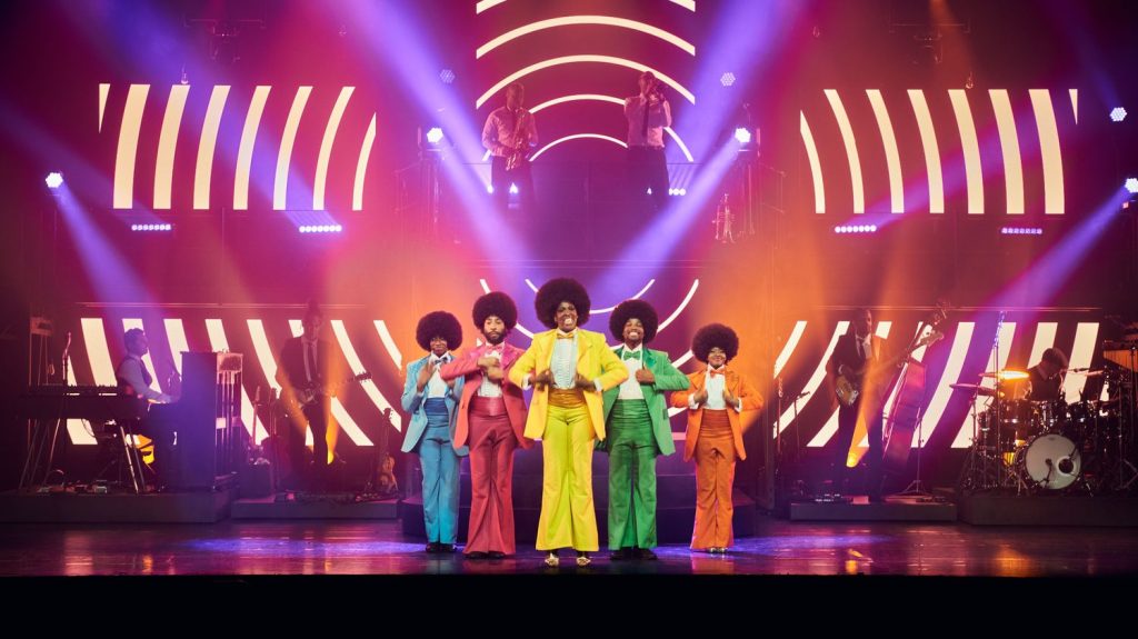 "Black legends" à Bobino : une comédie musicale euphorisante sur l’histoire des Afro-Américains
Le spectacle, une fresque en trente-six tableaux, revient sur l’histoire de la communauté noire aux Etats-Unis avec un répertoire musical époustouflant. "Black legends", une comédie musicale galvanisante.