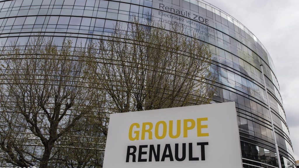 Affaire des faux espions de Renault : le principal prévenu condamné à trois ans de prison, dont un ferme
A 65 ans, Dominique Gevrey a été reconnu coupable d'escroquerie et de tentative d'escroquerie, jeudi, par le tribunal correctionnel de Paris.