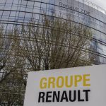 Affaire des faux espions de Renault : le principal prévenu condamné à trois ans de prison, dont un ferme
A 65 ans, Dominique Gevrey a été reconnu coupable d'escroquerie et de tentative d'escroquerie, jeudi, par le tribunal correctionnel de Paris.