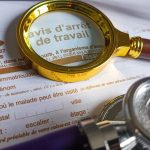 Les salariés en arrêt-maladie ont désormais droit à quatre semaines de congés payés
Cette décision est rétroactive sur les sommes dues lors des trois dernières années où le salarié était en contrat. Désormais, les salariés disposent de 15 mois pour poser les congés acquis pendant un arrêt-maladie.