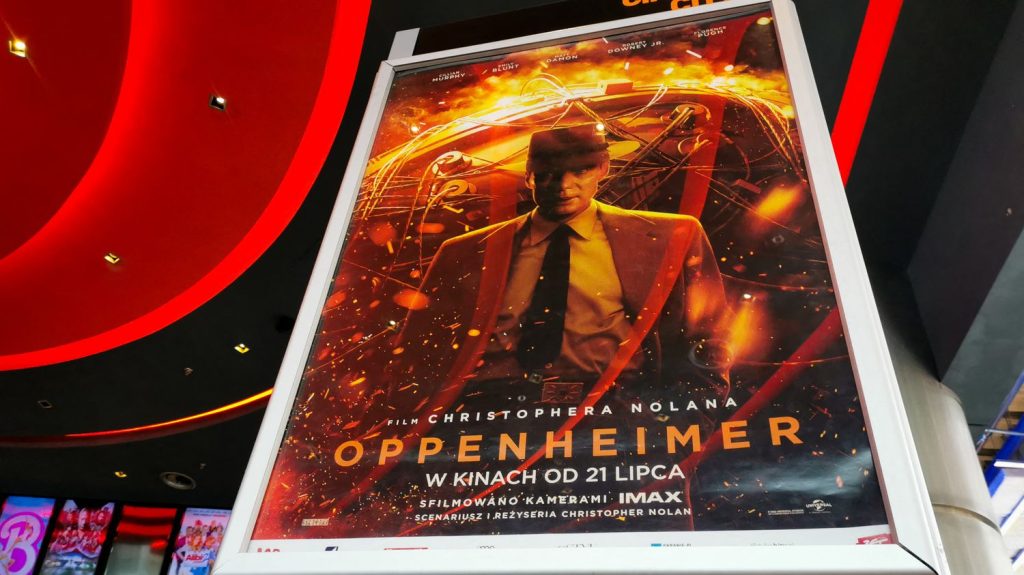 Pourquoi la sortie d'"Oppenheimer" au Japon est très critiquée
Le film oscarisé de Christopher Nolan, qui raconte la création de la bombe atomique, est sorti en juillet 2023 aux Etats-Unis et en France, mais il n'est projeté dans les salles de cinéma japonaises qu'à partir de vendredi.