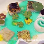 Vidéo
Pour décrocher les étoiles du Guide Michelin, retranscrire en cuisine les émotions d'une balade en bateau sur le lac d'Annecy
En le poussant jusqu'au plus profond de ses souvenirs d'enfance pour oser une cuisine qui ne ressemble à aucune autre, le travail avec un "faiseur d’étoiles" permettra peut-être à Eric Prowalski de décrocher sa deuxième étoile... mais surtout, il aura tout changé dans sa vie.