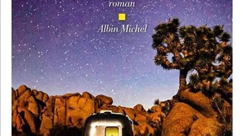 "Somnambule" de Dan Chaon chez Albin Michel
L'américain Dan Chaon, auteur de "Parmi les disparus", un recueil de nouvelles, et de "Une douce lueur de malveillance", joue cette fois avec les codes du roman noir et de la dystopie, et nous entraîne dans un monde dominé par la violence et la technologie.